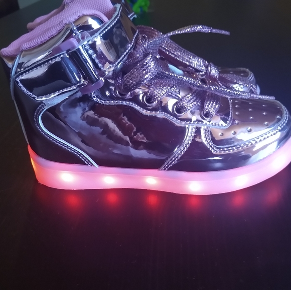 Girl's Light up shoes for kids/size 9 - Picture 2 of 7